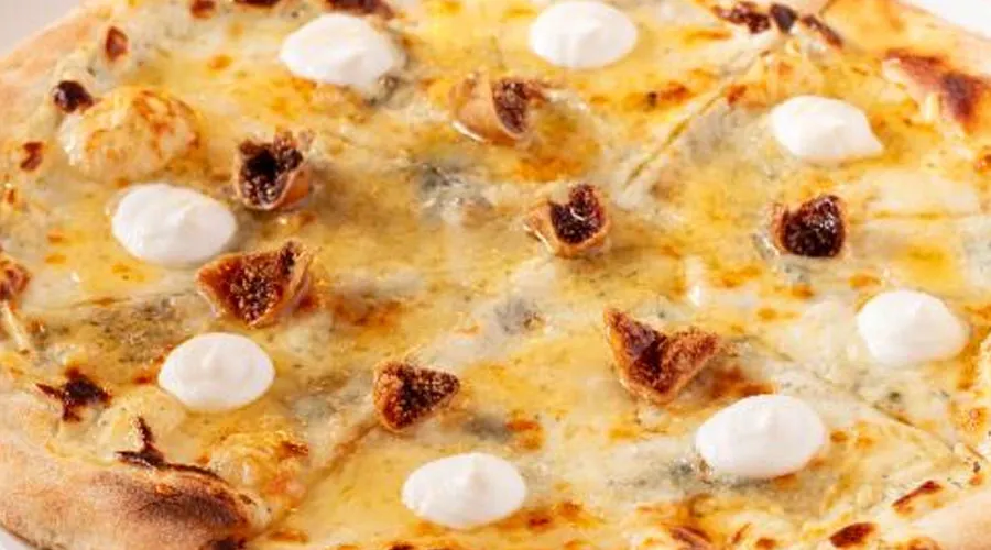 Dört Peynirli Pizza