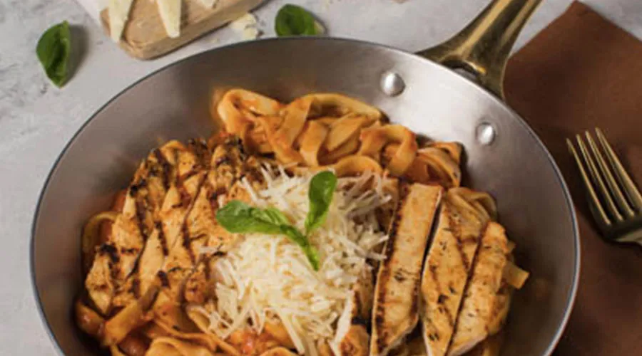 Domates Soslu Chicken Fettuccine
